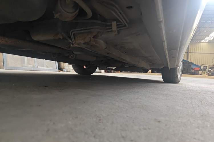 Used Soueast V5 Lingzhi 2013 1.5L Manual ZhiShang Model Chassis Rear Right