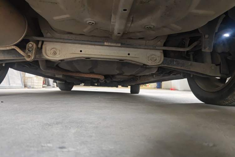 Used Soueast V5 Lingzhi 2013 1.5L Manual ZhiShang Model Chassis Rear