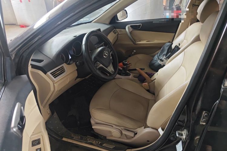 Used Soueast V5 Lingzhi 2013 1.5L Manual ZhiShang Model Driver Seat