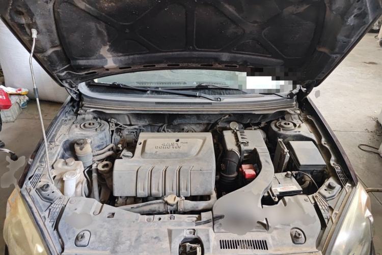 Used Soueast V5 Lingzhi 2013 1.5L Manual ZhiShang Model Engine Bay