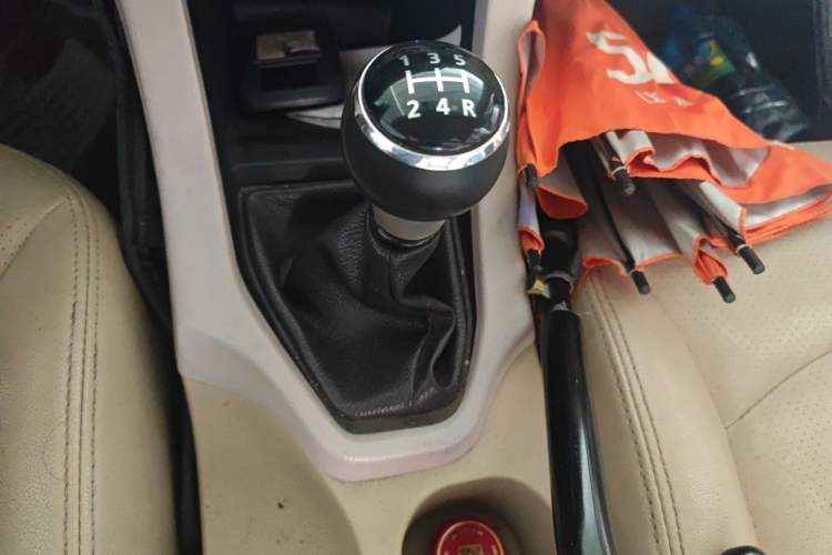 Used Soueast V5 Lingzhi 2013 1.5L Manual ZhiShang Model Gear Lever