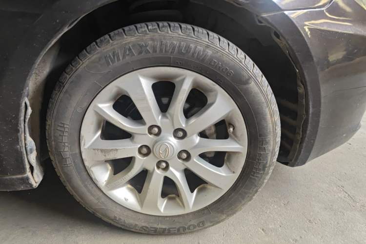 Used Soueast V5 Lingzhi 2013 1.5L Manual ZhiShang Model Right Front Wheel Hub