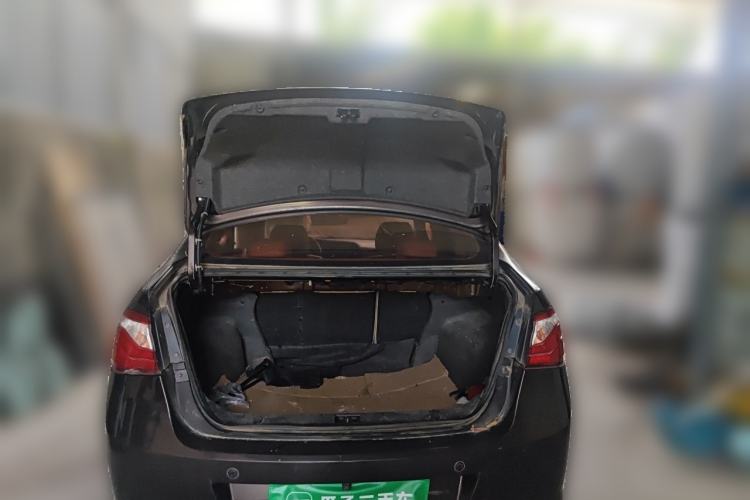 Used Soueast V5 Lingzhi 2013 1.5L Manual ZhiShang Model Trunk