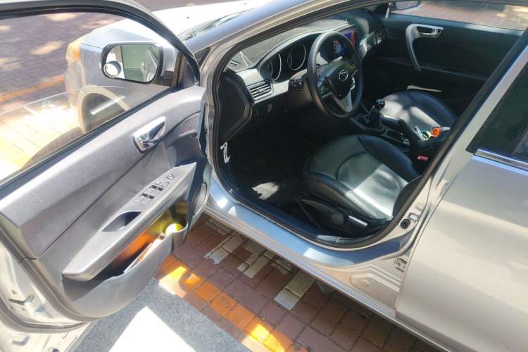 Used Soueast V5 Lingzhi 2013 1.5L Manual Flagship CNG Model Driver Seat