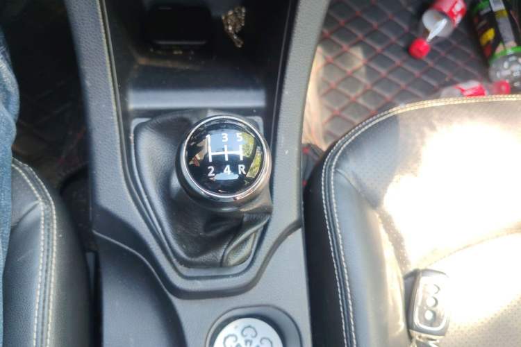 Used Soueast V5 Lingzhi 2013 1.5L Manual Flagship CNG Model Gear Lever