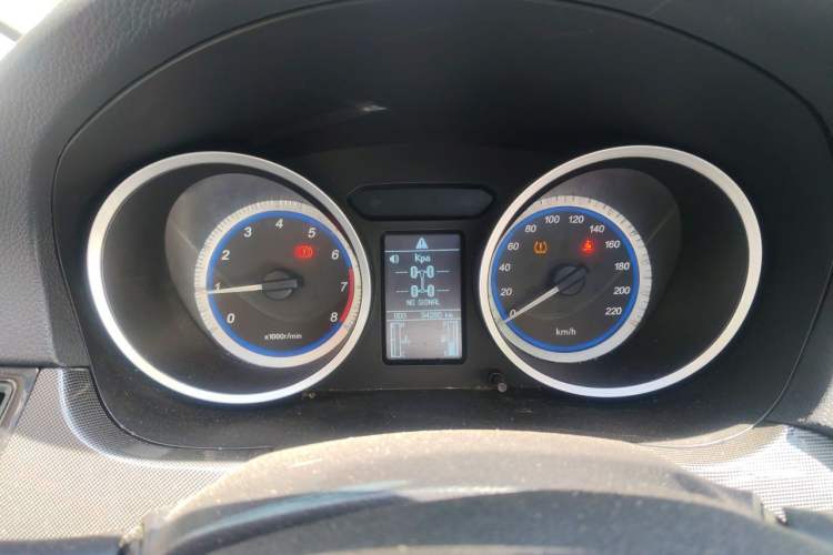 Used Soueast V5 Lingzhi 2013 1.5L Manual Flagship CNG Model Instrument Cluster