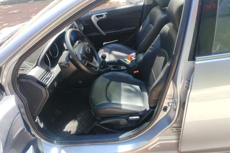 Used Soueast V5 Lingzhi 2013 1.5L Manual Flagship CNG Model Left Front Seat