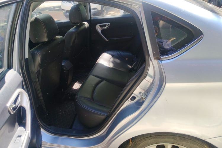 Used Soueast V5 Lingzhi 2013 1.5L Manual Flagship CNG Model Left Rear Seat
