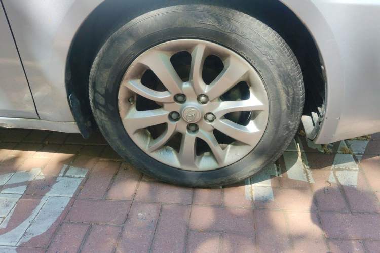 Used Soueast V5 Lingzhi 2013 1.5L Manual Flagship CNG Model Right Front Wheel Hub
