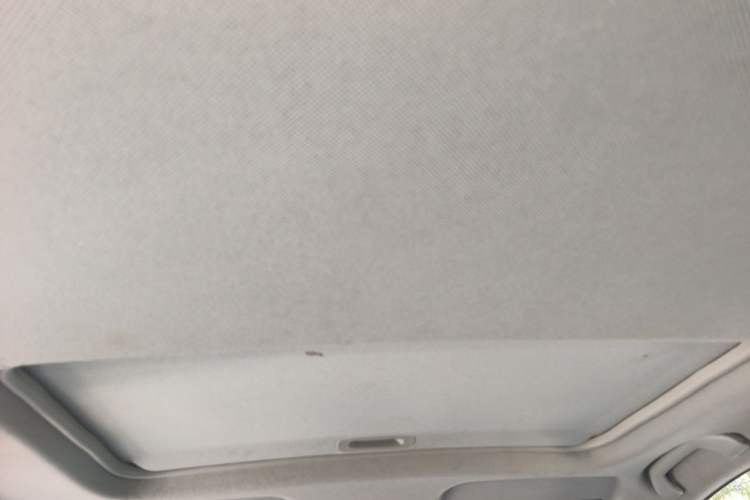 Used Soueast V5 Lingzhi 2013 1.5L Manual ZhiShang Model Headliner