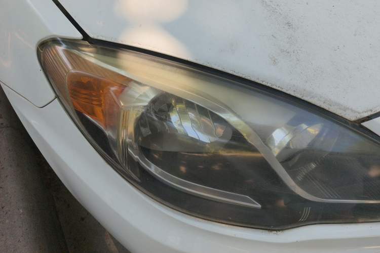 Used Soueast V5 Lingzhi 2013 1.5L Manual ZhiShang Model Right Front Headlight