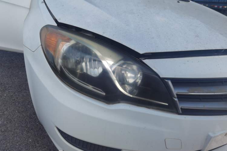 Used Soueast V5 Lingzhi 2013 1.5L Manual Standard CNG Model Right Front Headlight