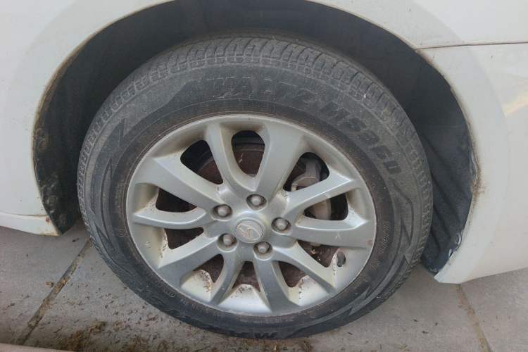 Used Soueast V5 Lingzhi 2013 1.5L Manual ZhiShang Model Right Front Wheel Hub