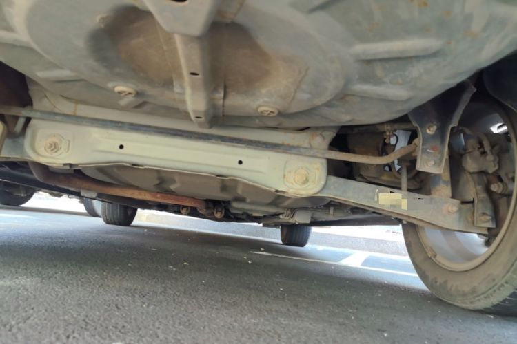 Used Soueast V5 Lingzhi 2014 1.5L Manual Comfort Model Chassis Rear