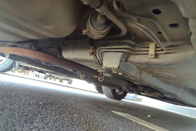 Used Soueast V5 Lingzhi 2014 1.5L Manual Comfort Model Chassis Rear Right