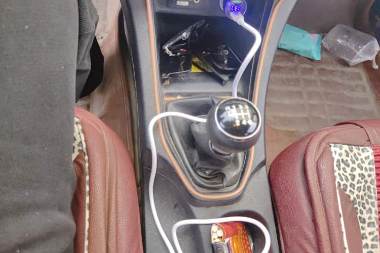 Used Soueast V5 Lingzhi 2014 1.5T Manual Qukong Version Gear Lever
