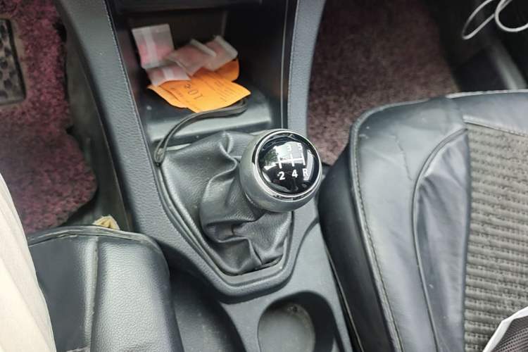 Used Soueast V5 Lingzhi 2014 1.5L Manual Sytle Xuya Gear Lever