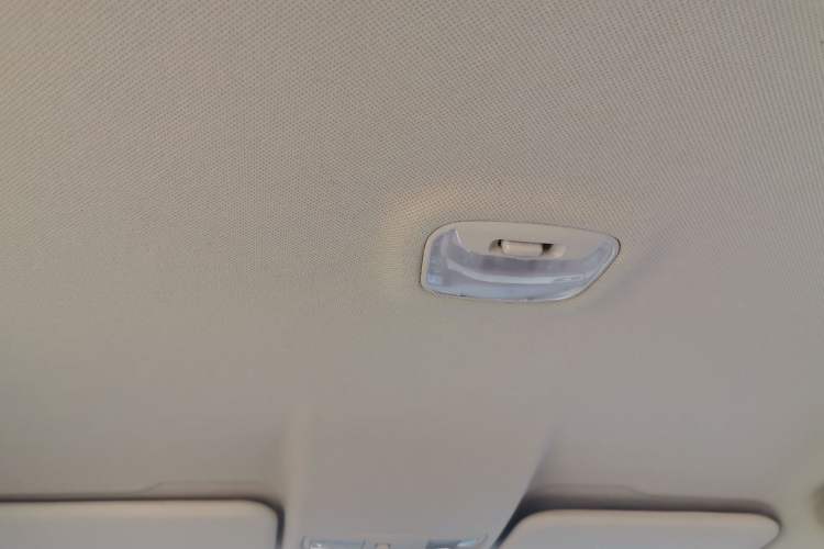 Used Soueast V5 Lingzhi 2014 1.5L Manual Comfort Model Headliner