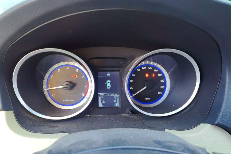 Used Soueast V5 Lingzhi 2014 1.5L Manual Comfort Model Instrument Cluster