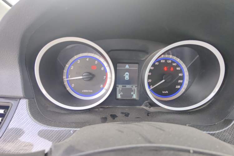 Used Soueast V5 Lingzhi 2014 1.5T Manual Qukong Version Instrument Cluster