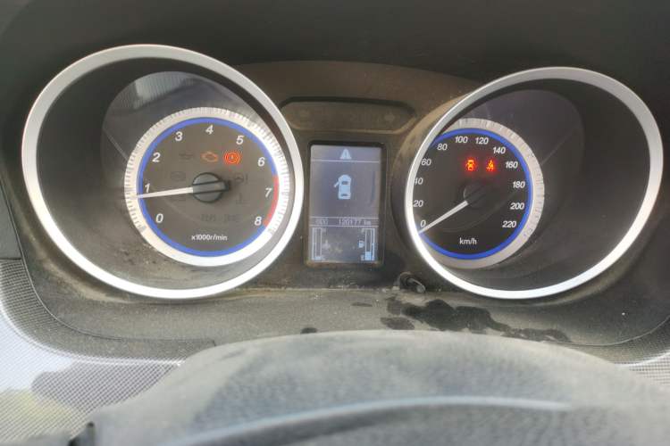 Used Soueast V5 Lingzhi 2014 1.5L Manual Sytle Xuya Odometer Close Up