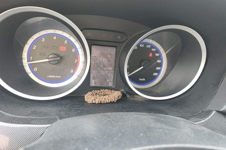Used Soueast V5 Lingzhi 2014 1.5L Manual Sytle Xuya Odometer Close Up