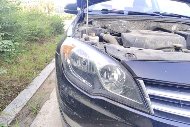 Used Soueast V5 Lingzhi 2014 1.5T Manual Qukong Version Right Front Headlight
