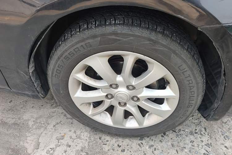 Used Soueast V5 Lingzhi 2014 1.5L Manual Sytle Xuya Right Front Wheel Hub