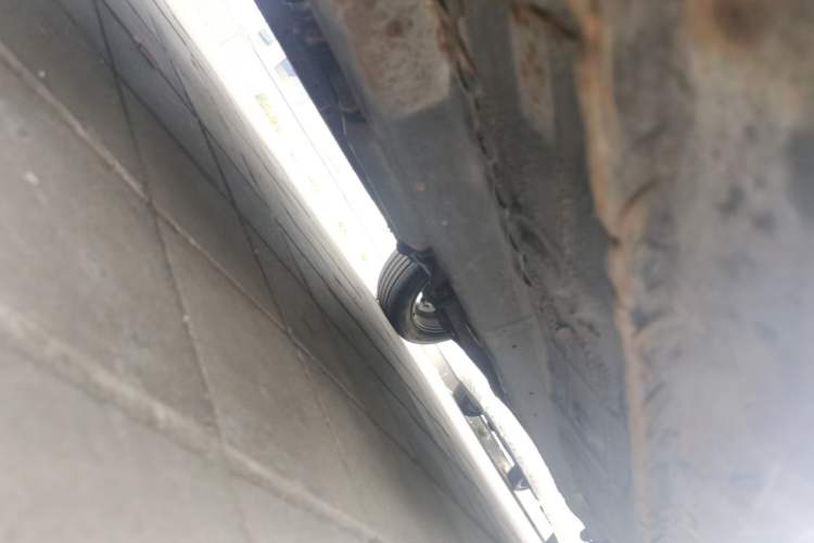 Used Soueast V5 Lingzhi 2014 1.5L Manual Comfort Model Chassis Front Left
