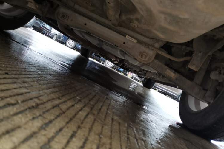 Used Soueast V5 Lingzhi 2014 1.5L Manual Sytle Xuya Chassis Rear