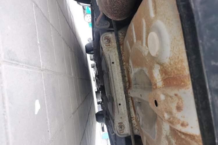 Used Soueast V5 Lingzhi 2014 1.5L Manual Comfort Model Chassis Rear