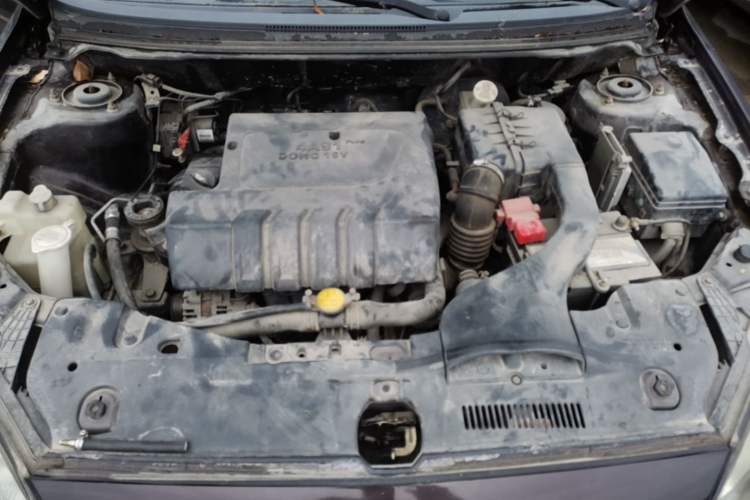 Used Soueast V5 Lingzhi 2014 1.5L Manual Sytle Xuya Engine Bay