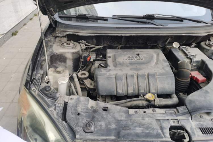 Used Soueast V5 Lingzhi 2014 1.5L Manual Comfort Model Engine Bay Right