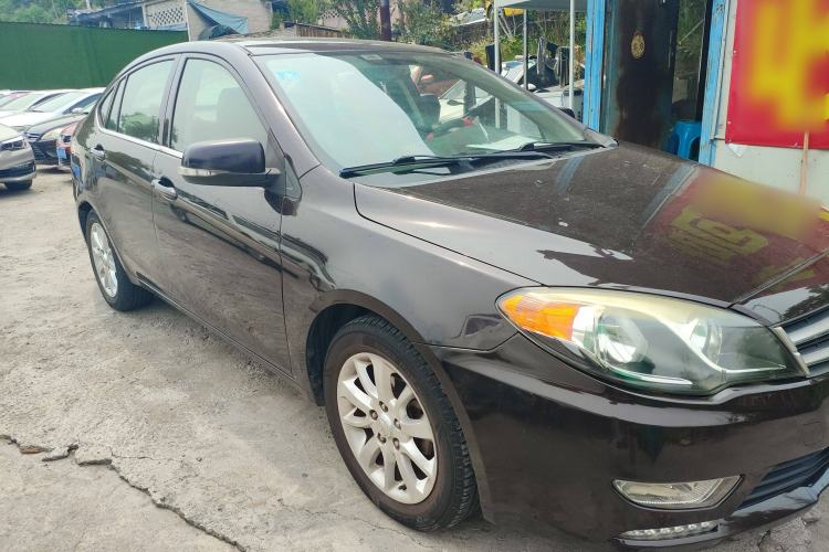 Used Soueast V5 Lingzhi 2014 1.5L Manual Sytle Xuya Exterior 2