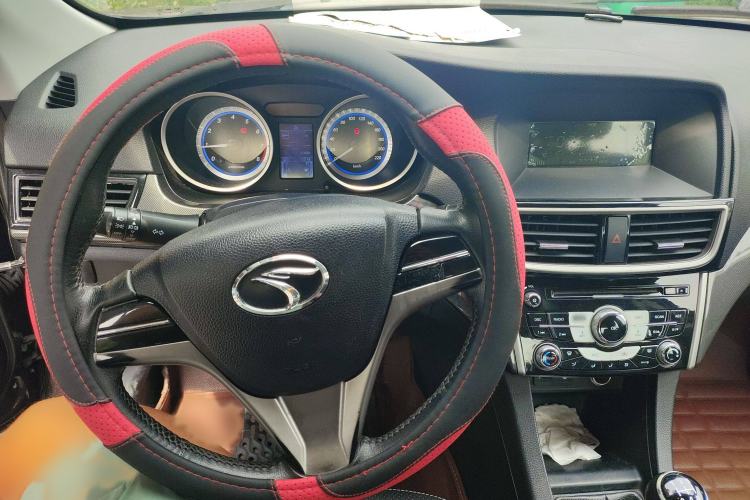 Used Soueast V5 Lingzhi 2014 1.5L Manual Sytle Xuya Interior 3