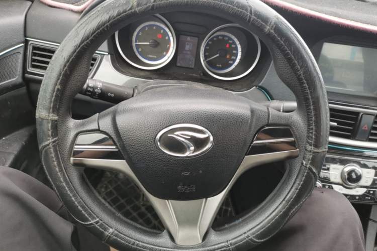 Used Soueast V5 Lingzhi 2014 1.5L Manual Sytle Xuya Steering Wheel