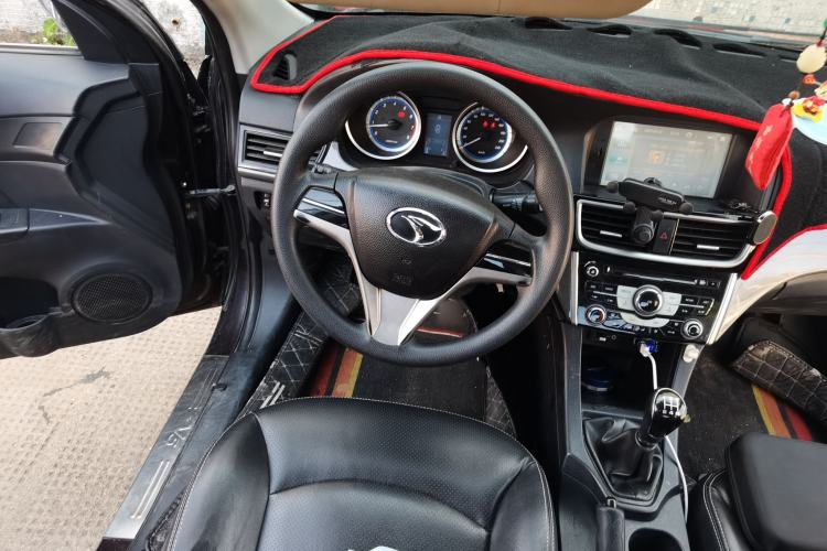 Used Soueast V5 Lingzhi 2014 1.5L Manual Sytle Xuya Steering Wheel