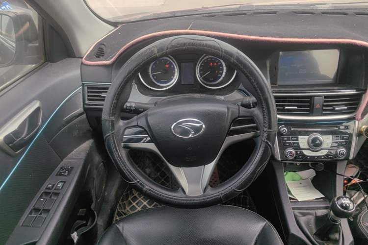 Used Soueast V5 Lingzhi 2014 1.5L Manual Sytle Xuya Steering Wheel