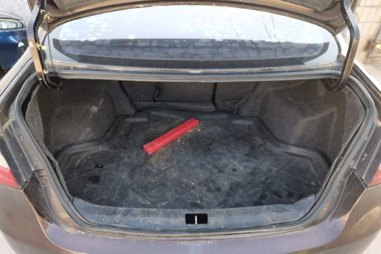 Used Soueast V5 Lingzhi 2014 1.5L Manual Sytle Xuya Trunk