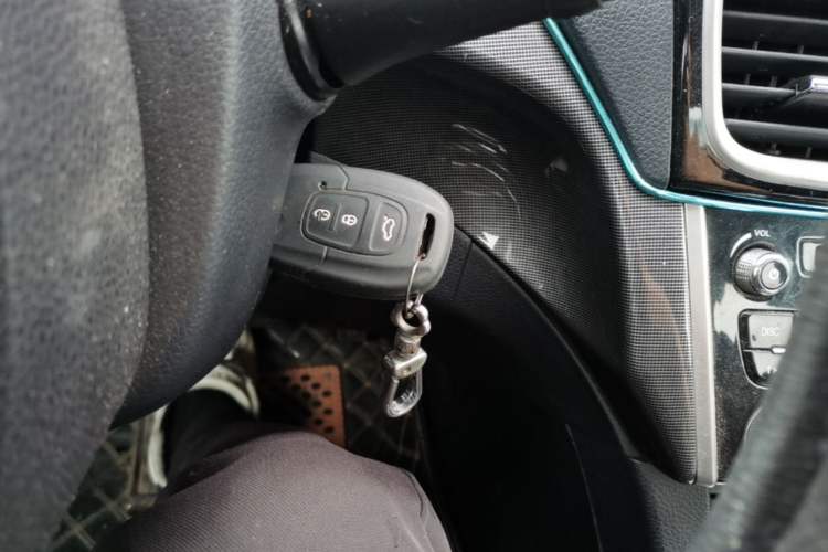Used Soueast V5 Lingzhi 2014 1.5L Manual Sytle Xuya Vehicle Key