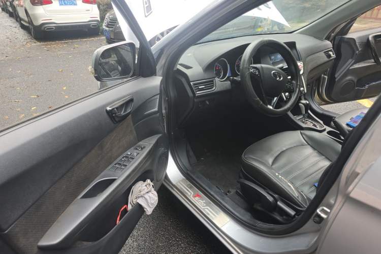 Used Soueast V5 Lingzhi 2014 1.5T CVT Fun-Drive Version Driver Seat