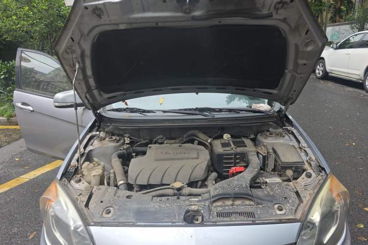 Used Soueast V5 Lingzhi 2014 1.5T CVT Fun-Drive Version Engine Bay