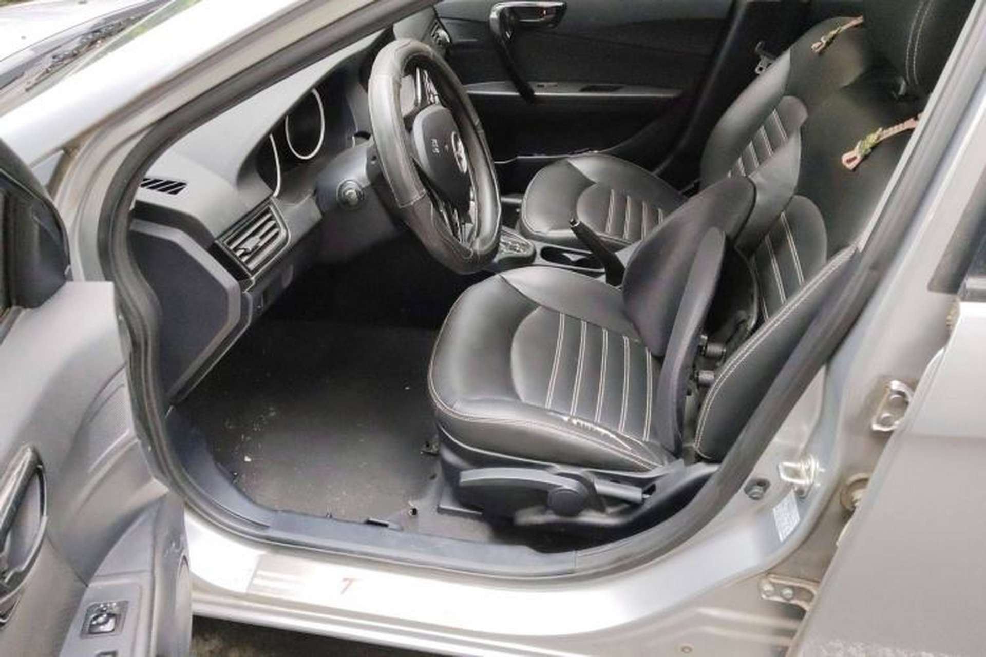 Used Soueast V5 Lingzhi 2014 1.5T CVT Fun-Drive Version Left Front Seat