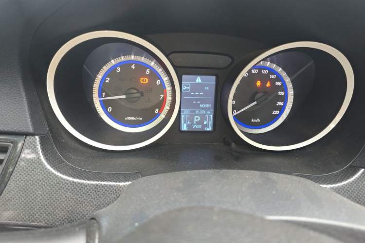 Used Soueast V5 Lingzhi 2014 1.5T CVT Fun-Drive Version Odometer Close Up