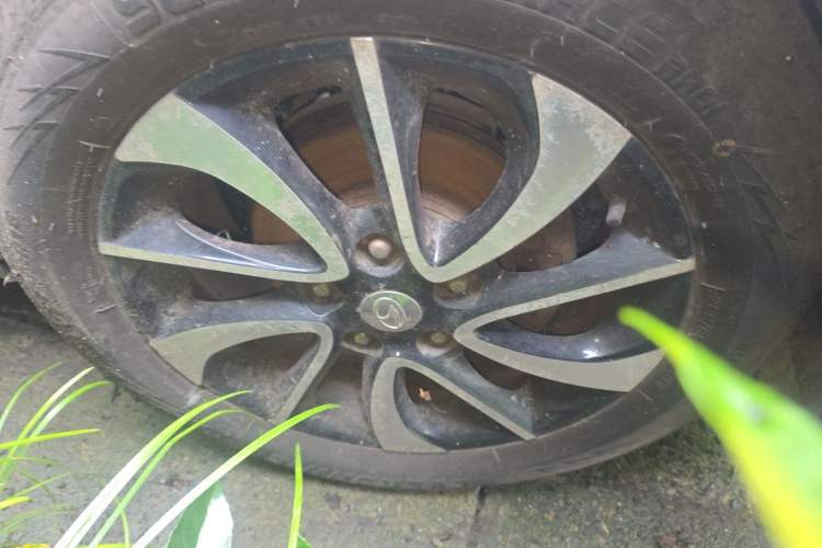 Used Soueast V5 Lingzhi 2014 1.5T CVT Fun-Drive Version Right Front Wheel Hub