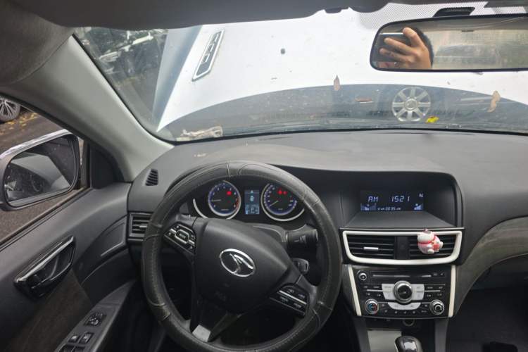 Used Soueast V5 Lingzhi 2014 1.5T CVT Fun-Drive Version Steering Wheel