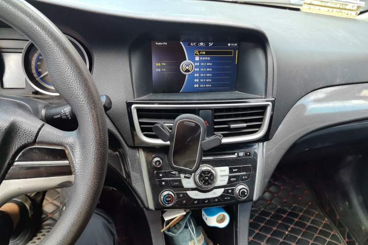 Used Soueast V5 Lingzhi 2014 1.5L Manual Luxury Model Audio And AC Panel