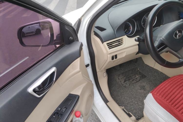 Used Soueast V5 Lingzhi 2014 1.5L Manual Standard Edition Driver Seat