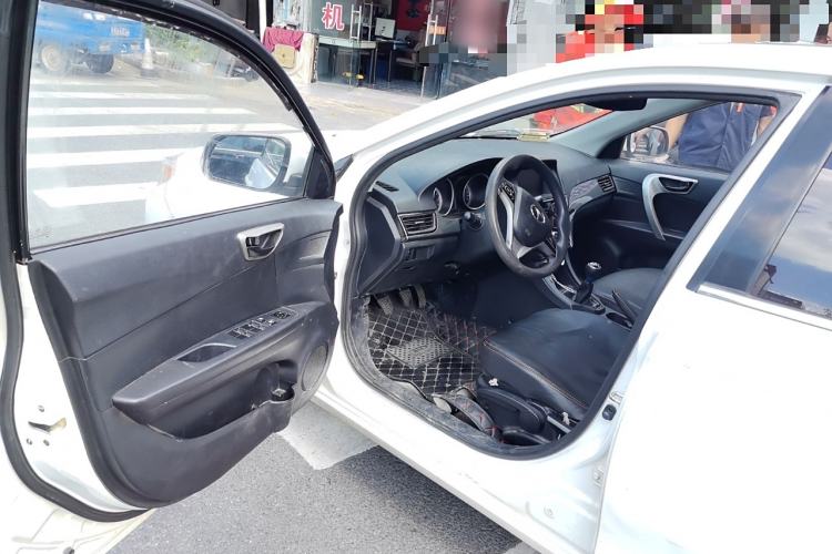 Used Soueast V5 Lingzhi 2014 1.5L Manual Luxury Model Driver Seat