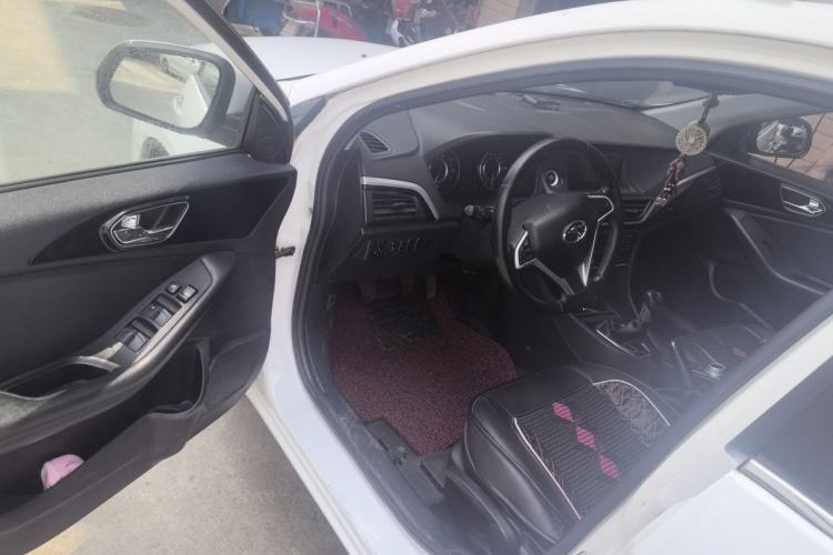 Used Soueast V5 Lingzhi 2014 1.5L Manual Luxury Model Driver Seat